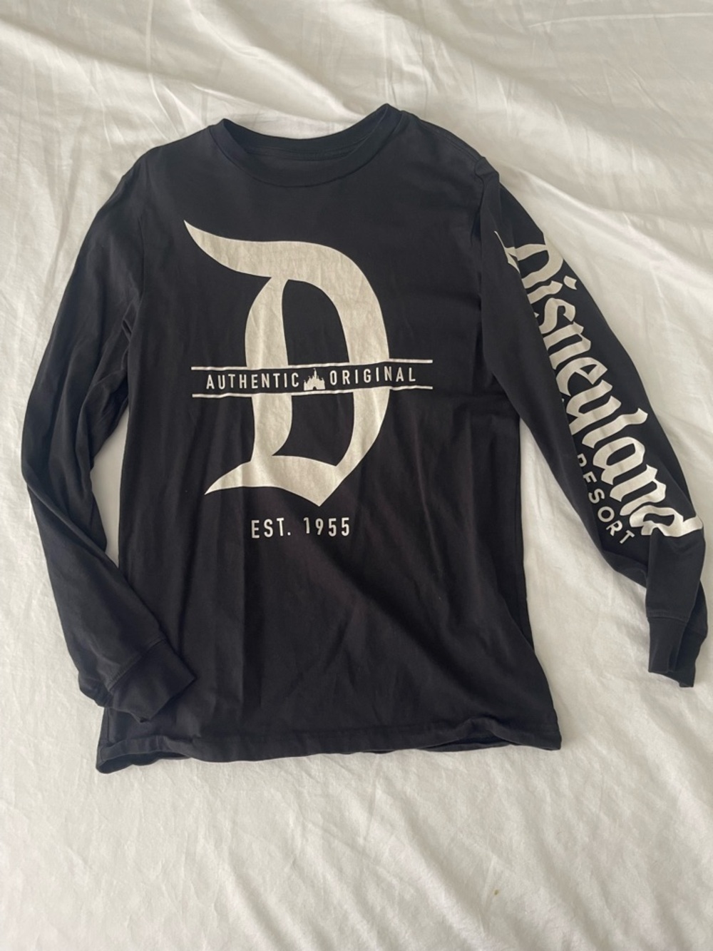 Disneyland Black Long-Sleeve Tee with White 'D' Logo size small